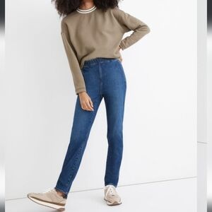 MADEWELL Pull-On Straight Jeans in Saull Wash Elastic High Waist